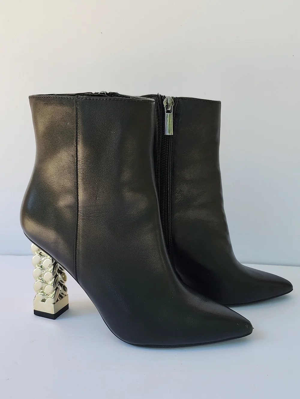 WHITE HOUSE/BLACK MARKET KELSEA LEATHER ANKLE BOOTS